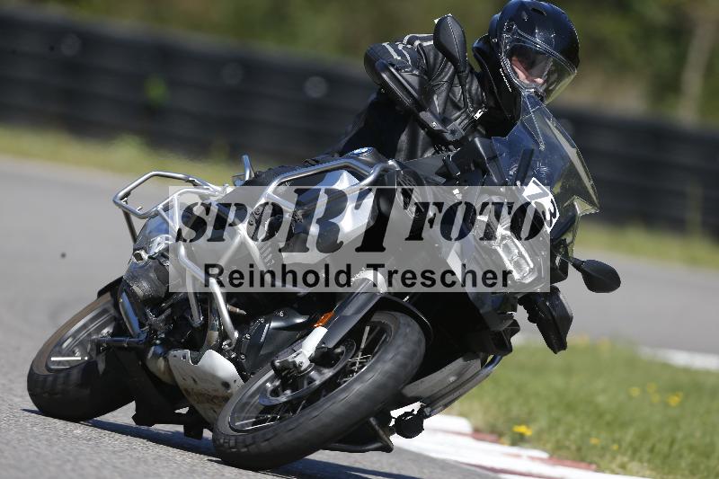 /Archiv-2025/48 25.08.2025 Cornu Master School ADR/blau-bleu/73